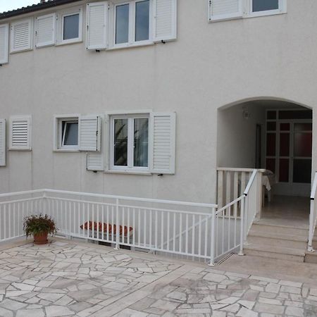 טרוגיר Apartments Tily מראה חיצוני תמונה