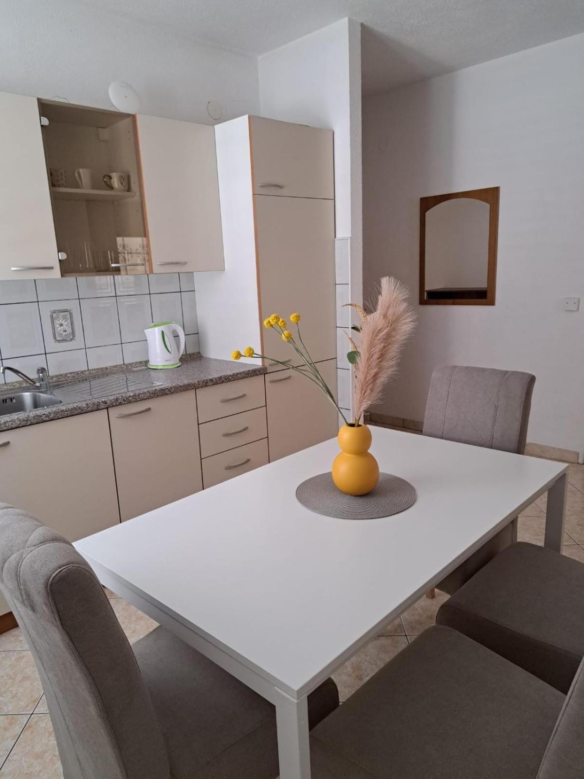 טרוגיר Apartments Tily מראה חיצוני תמונה
