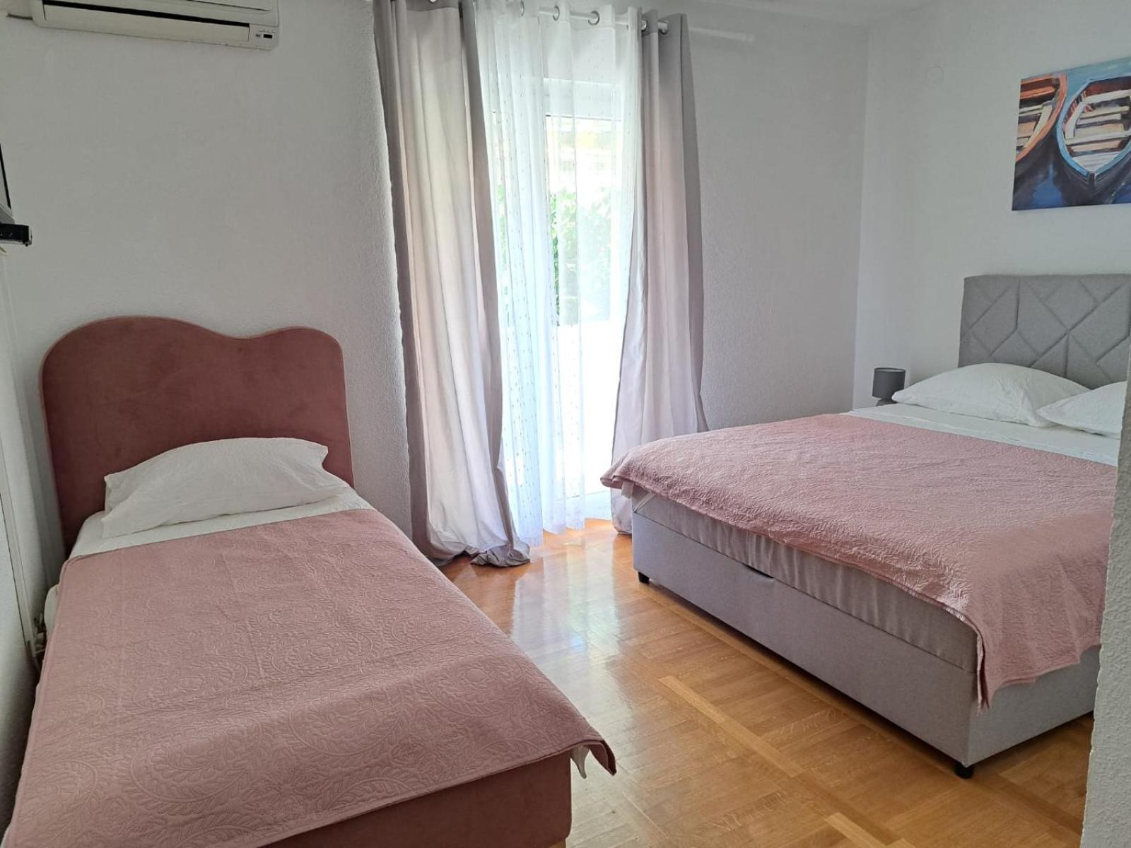 טרוגיר Apartments Tily מראה חיצוני תמונה